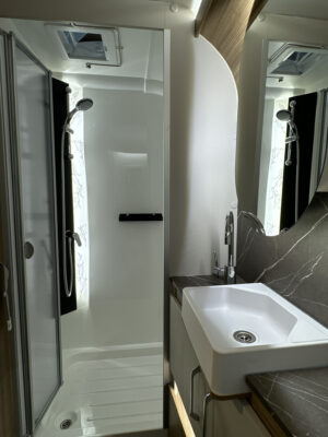 2025 Bailey Alicanto Grande Deluxe Alvor washroom